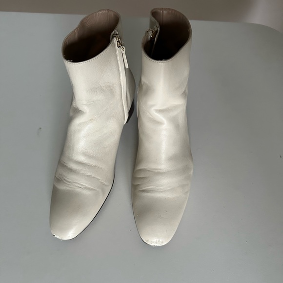 White boots - Picture 2 of 4